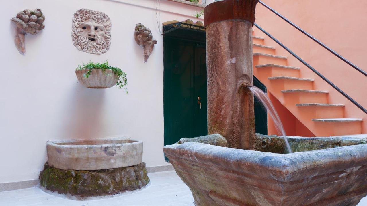 Apartmán Joivy Trevi Fountain'S Relais Řím Exteriér fotografie